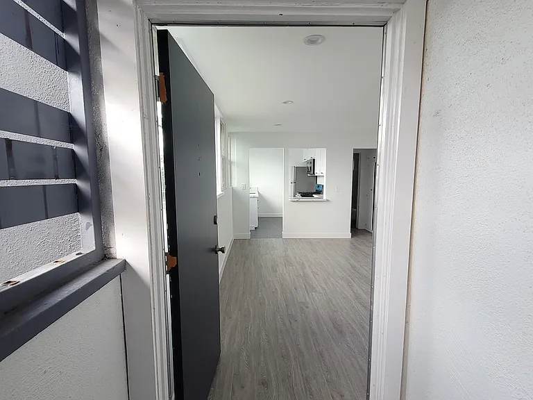 Kenmore — Photo 18