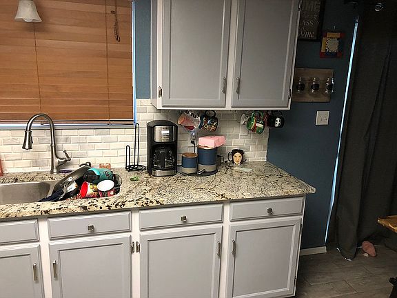 4th image of 502 N New Hvn