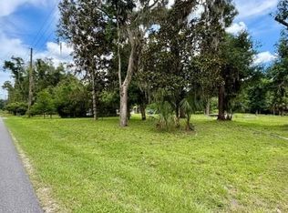 9749 Florida St, Fanning Springs, FL 32693