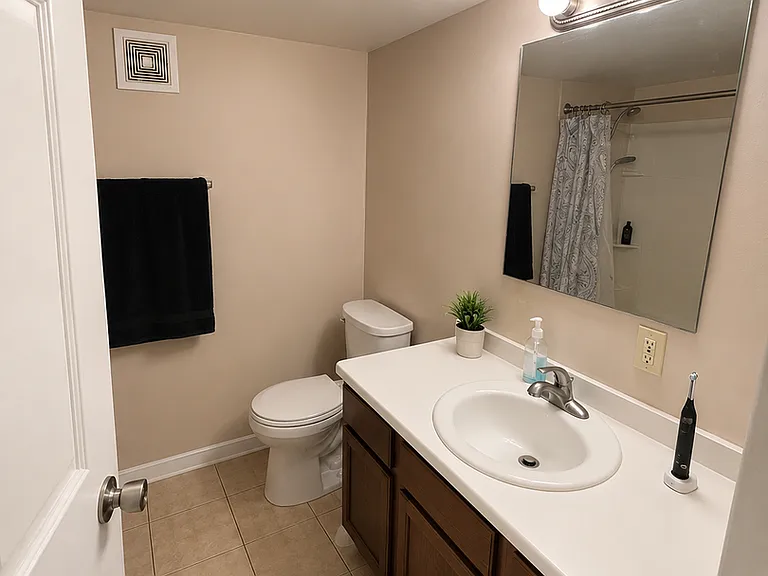 1090 South Ave — Photo 9