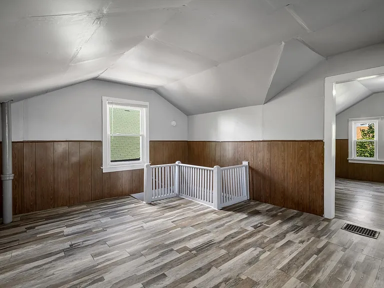 1223 Gruner Pl — Photo 37