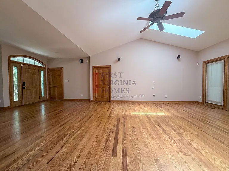 25 Fleetwood Dr — Photo 11