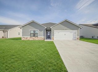 2507 Wren Ln, Junction City, KS 66441