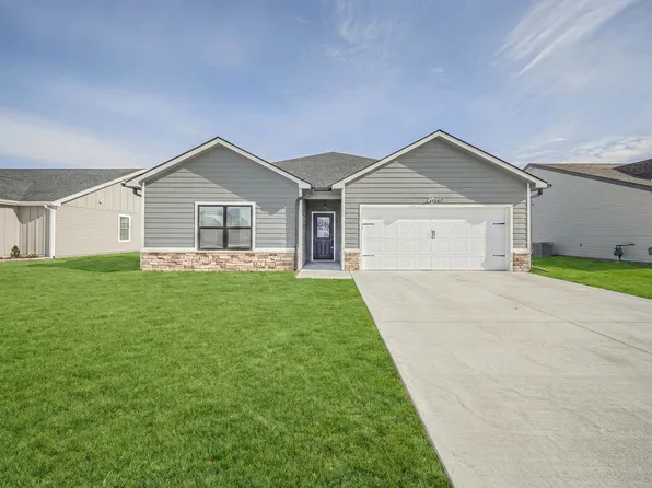 2507 Wren Ln, Junction City, KS 66441