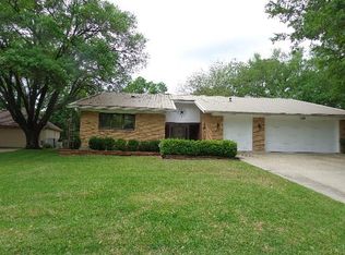 430 Brookhollow Dr, Huntsville, TX 77340