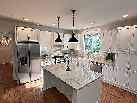 4th image of 3875 Patricia Dr