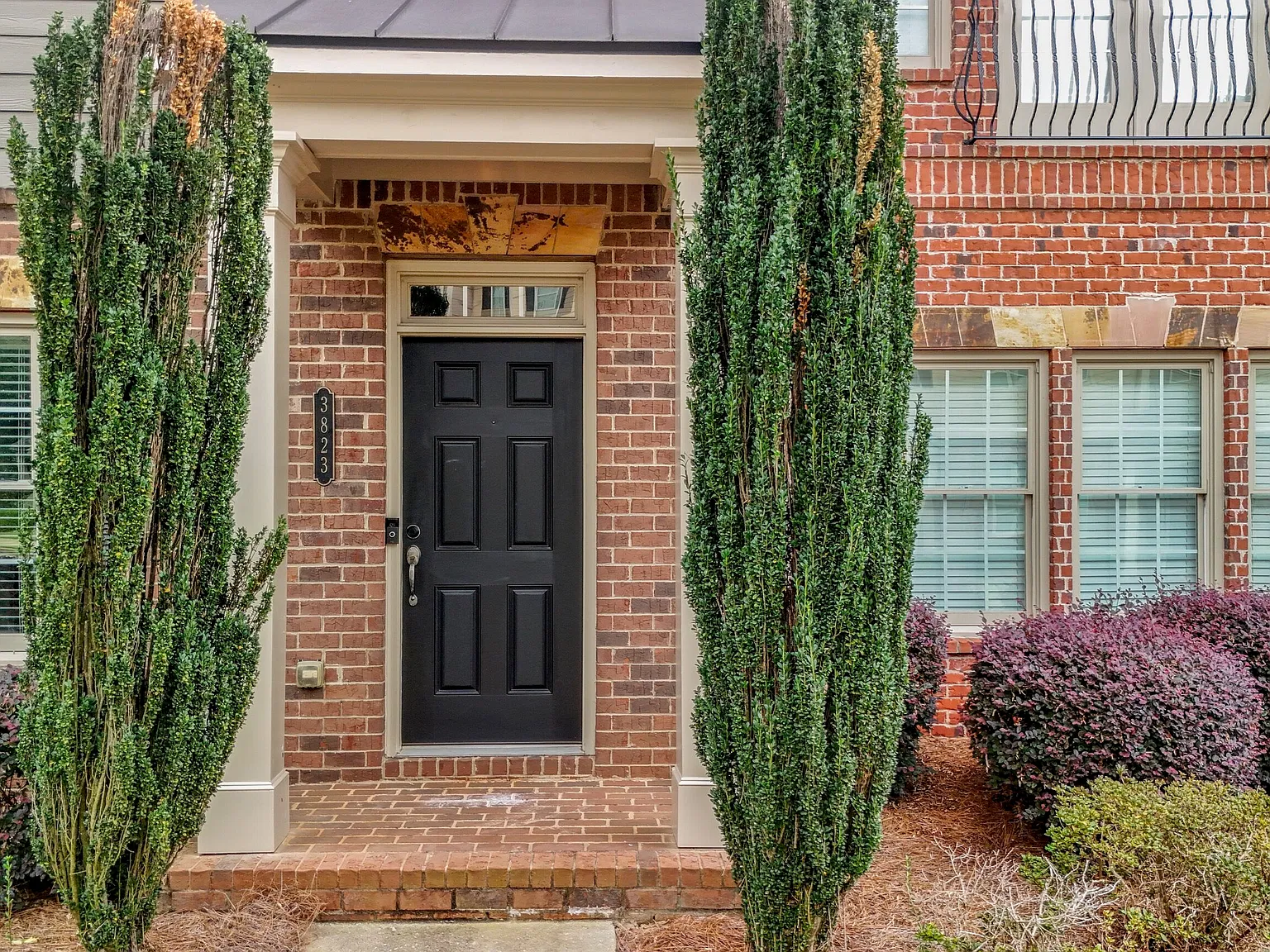 3 bed, 3.5 bath, 2388 sqft, $3,200 — Photo 3