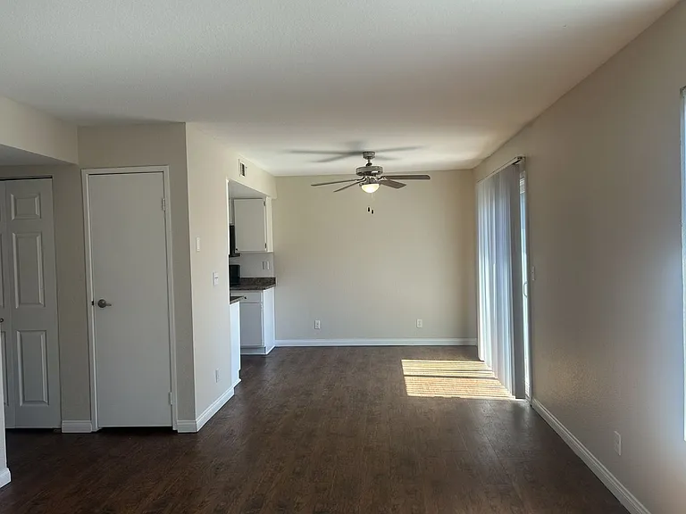 Corona Pointe Resort — Photo 133