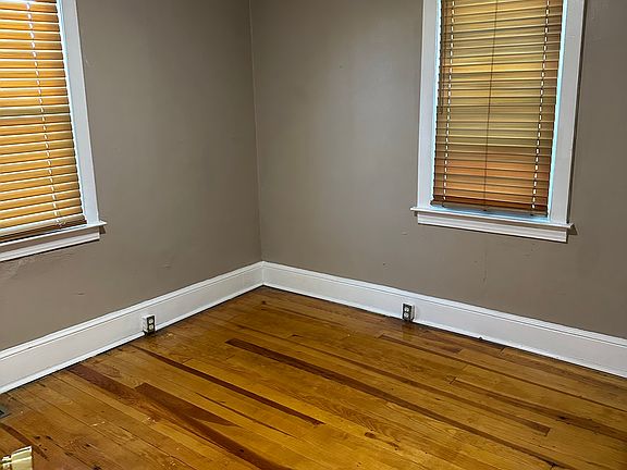 4th image of 841 Willow St