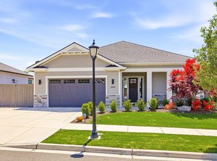 3880 Wyoming Ln, Medford, OR 97504