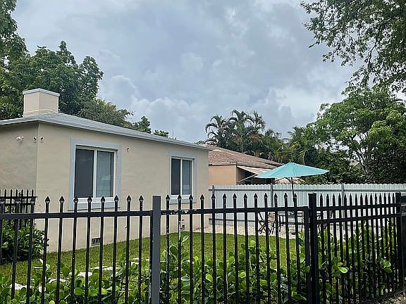 3rd image of 4901 NW 10th Ave