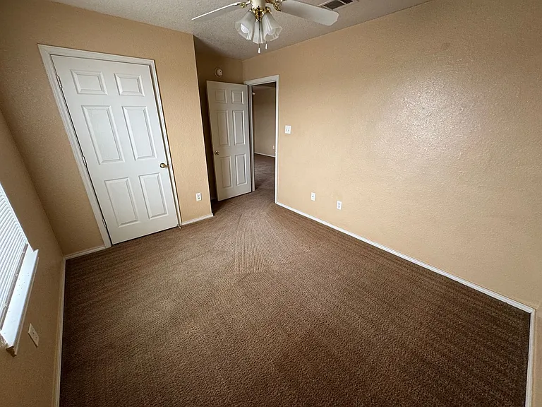 3203 Toledo Dr — Photo 10