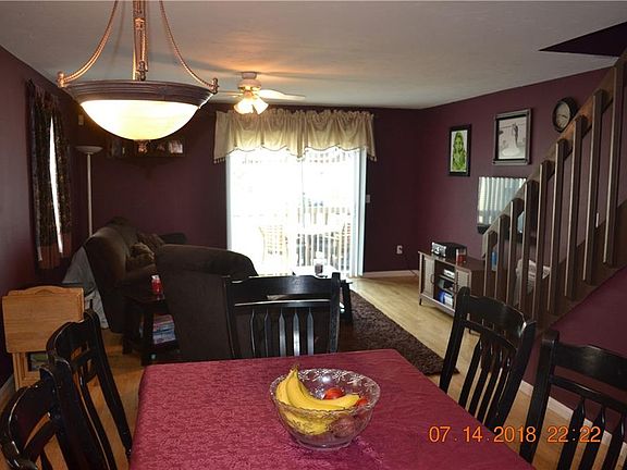 5th image of 165 Holland St