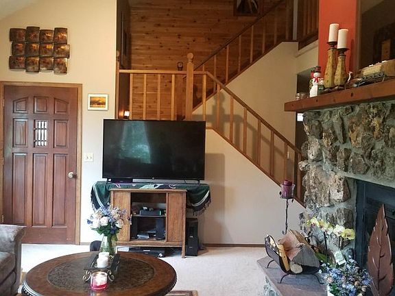 2nd image of 186 Lakeview Dr