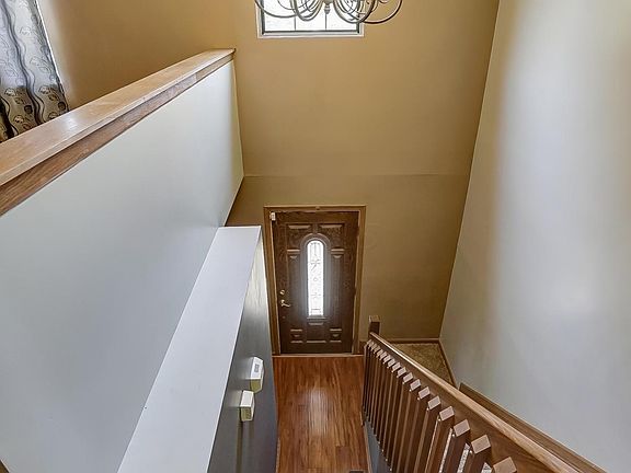 5th image of 358 Windsome Dr
