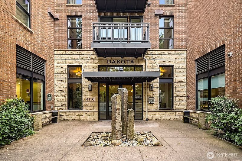 2nd image of 4116 California Ave SW #308