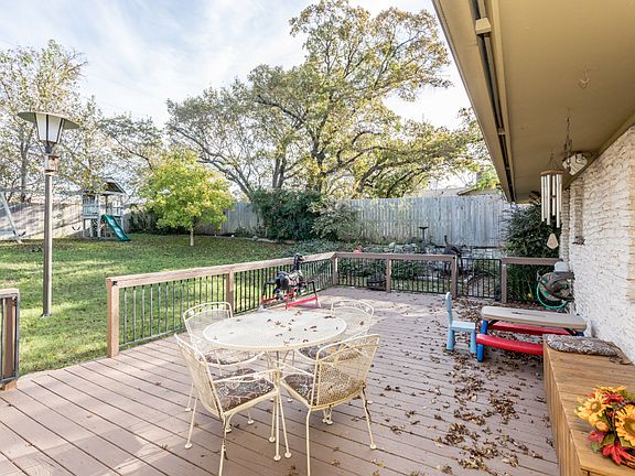 Huge backyard with new refinished deck