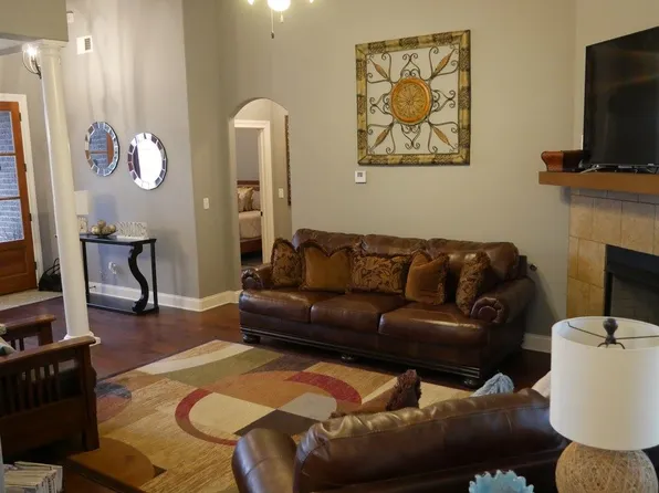 630 E Crawford Dr, Marion, AR 72364