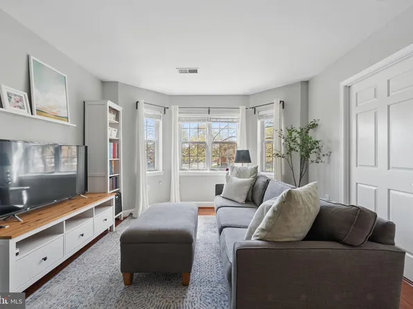 3611 38th St NW APT 209, Washington, DC 20016