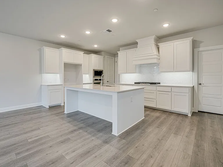 1903 McClane Dr — Photo 1