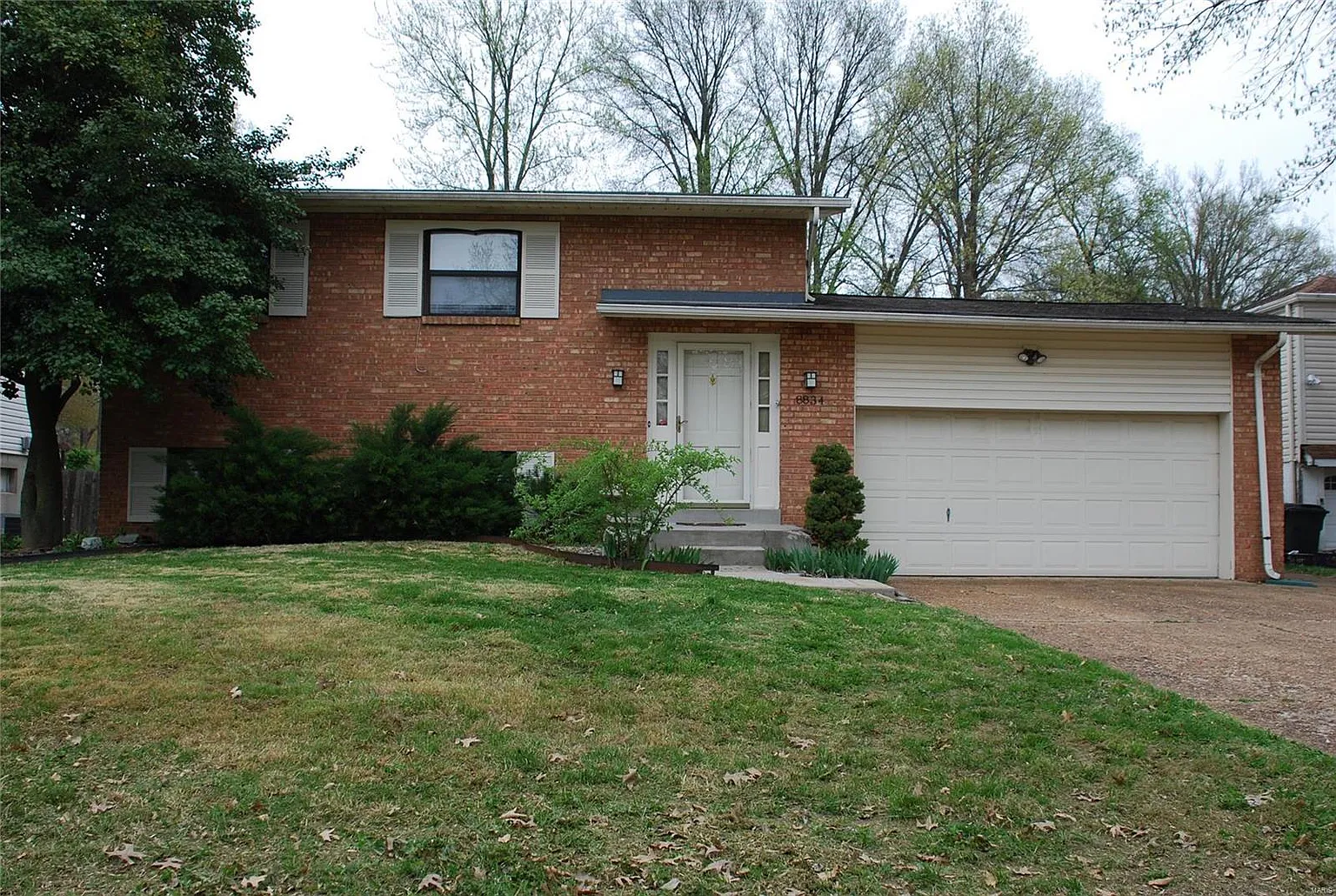 8834 Pardee Rd photo 1