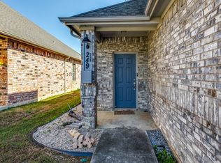 249 Irick Ct #A, Aubrey, TX 76227