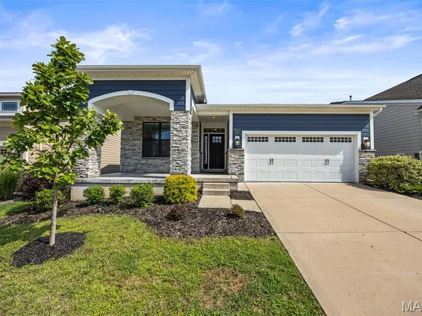 2453 Grover Ridge Dr, Grover, MO 63040
