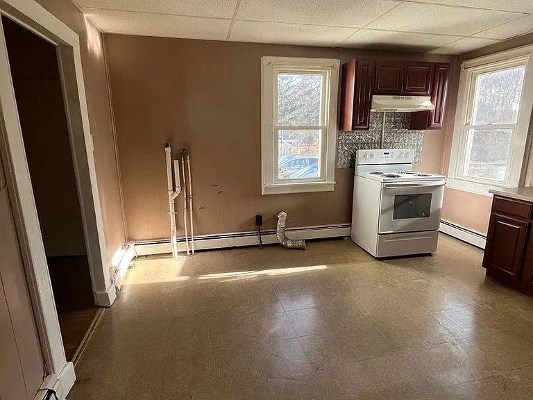734/736 Gino Merli Drive — Photo 6