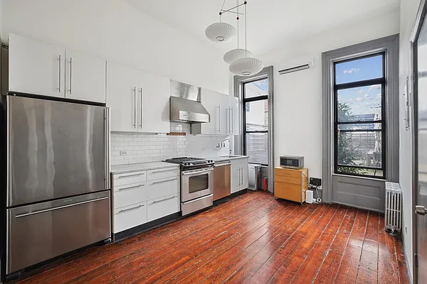 Rented by Compass | media 27