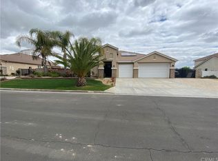19376 Oak Creek Ln, Perris, CA 92570