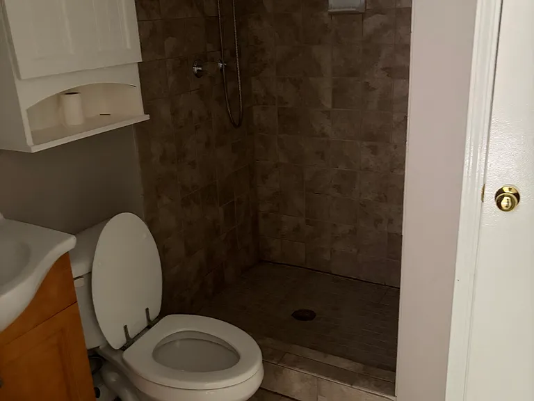 8604 S 32nd Ter — Photo 3