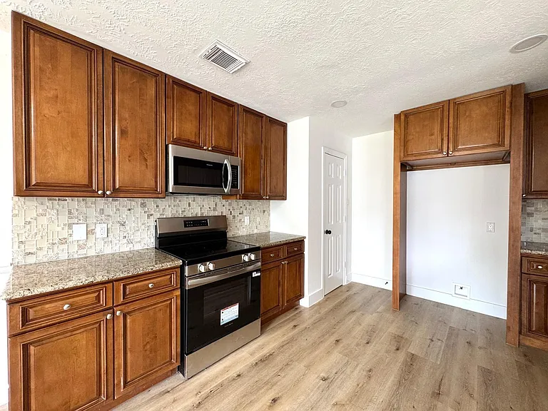 6427 Liberty Valley Dr — Photo 24