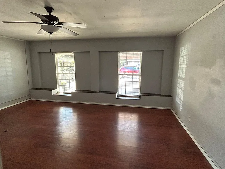 1112 Park Center Ct — Photo 8