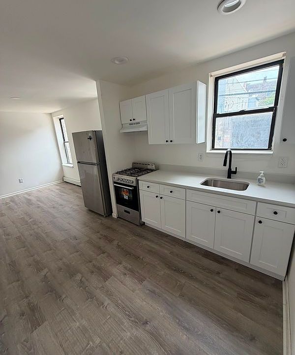1st image of 16 Bergen Ave APT 2