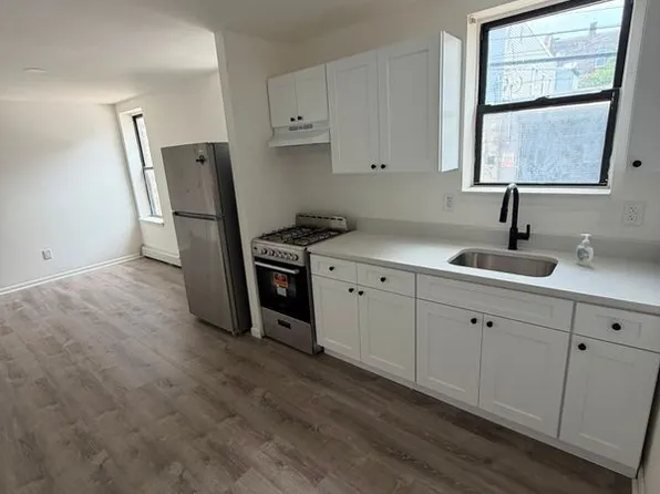 16 Bergen Ave, Jersey City, NJ