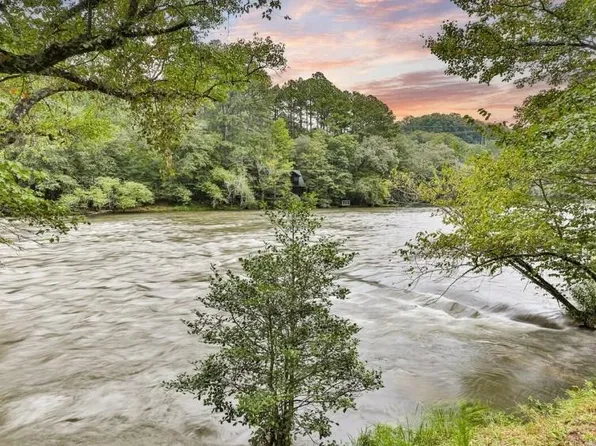 92 Fish Trap Trl, Mineral Bluff, GA 30559