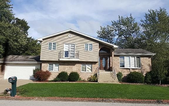 2nd image of 9919 S 87th Ct