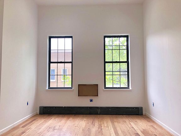 3rd image of 1418 Dekalb Ave APT 1L