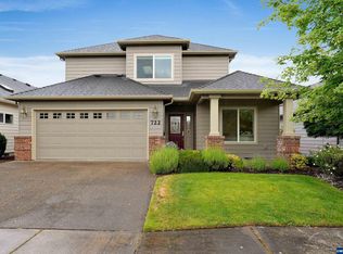 722 SE Gleann Creek Ln, Dallas, OR 97338