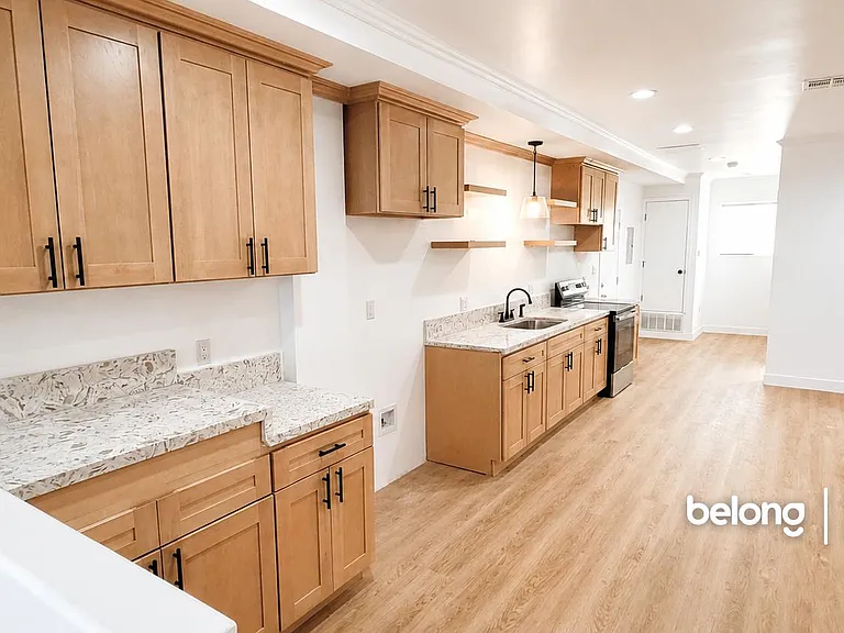 1702 W 43rd St — Photo 1
