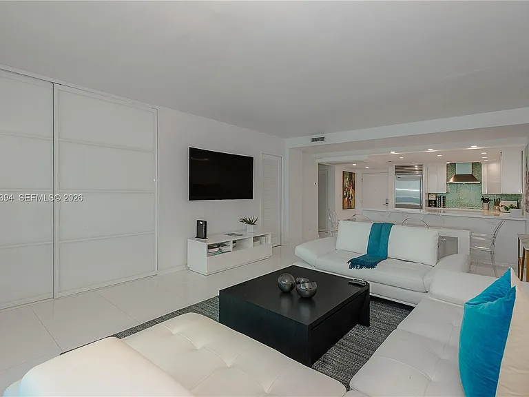 2301 Collins Ave #1538 — Photo 8