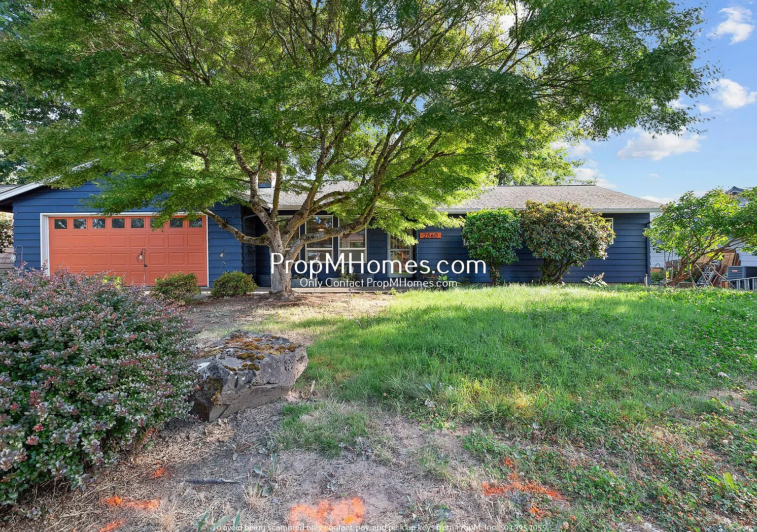 Updated Three Bedroom Home in Hillsboro w/ Sunroom! — Photo 2