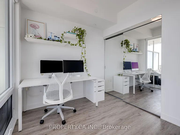 15 Queens Quay E #2203 — Photo 17
