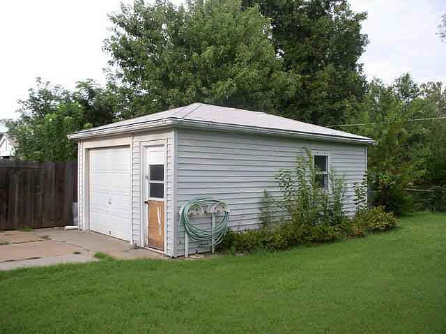 2nd image of 144 Stearns Ave