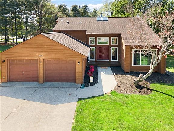 3rd image of 520 Seminole Dr
