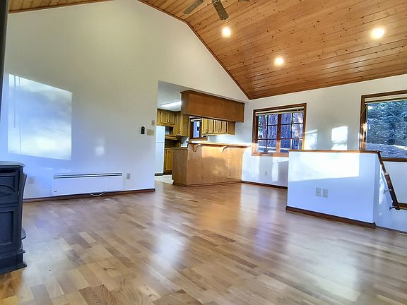 5th image of 982 S West Camano Dr