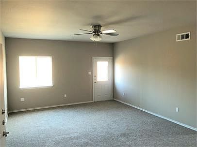 3rd image of 510 E Hazelwood St Unit B