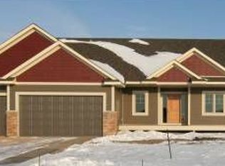 904 Heritage Trl NE, New Prague, MN 56071