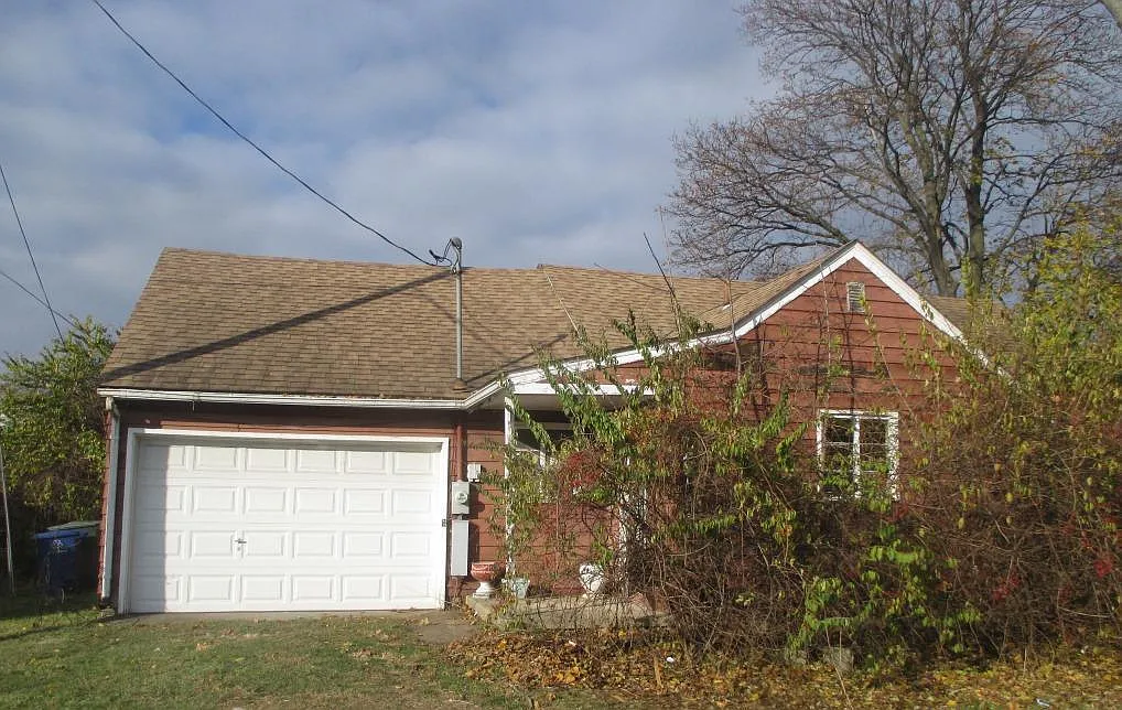 4644 Summit St photo 1