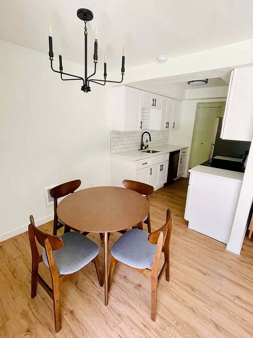 1110 West 10th Avenue — Photo 4